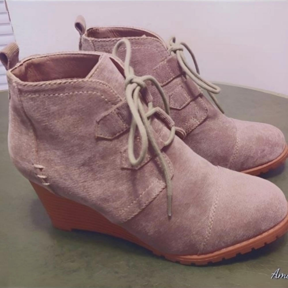 Rampage Corduroy Wedge Boots